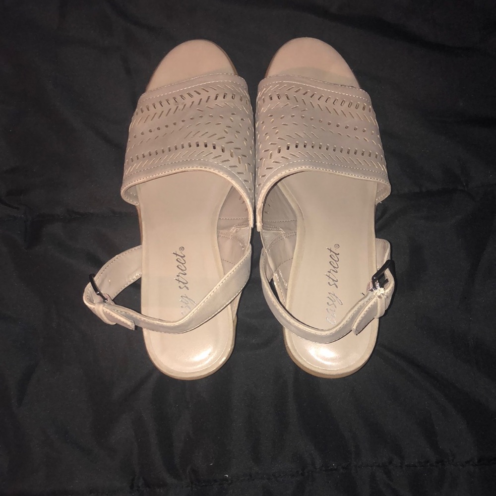 Gently worn Easy street dress shoes